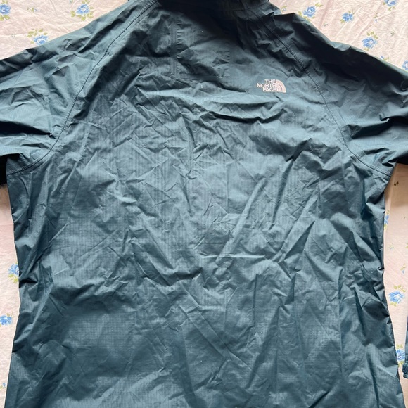 Green North Face windbreaker - Picture 5 of 6